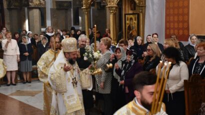 Patriarhul Daniel îl felicită pe Episcopul Caransebeșului la două decenii de la întronizare: Roadele sunt vizibile