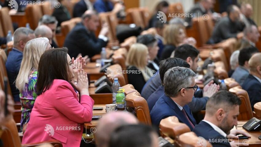 Moţiunea de cenzură – citită în plen de Petrişor Peiu. Dezbaterea şi votul – marţi