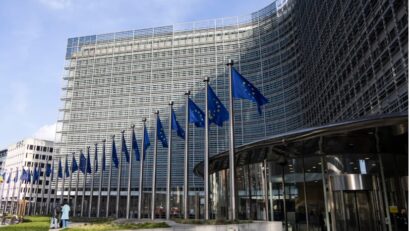 UE analizează interzicerea imaginilor și clipurilor AI în comunicările oficiale
