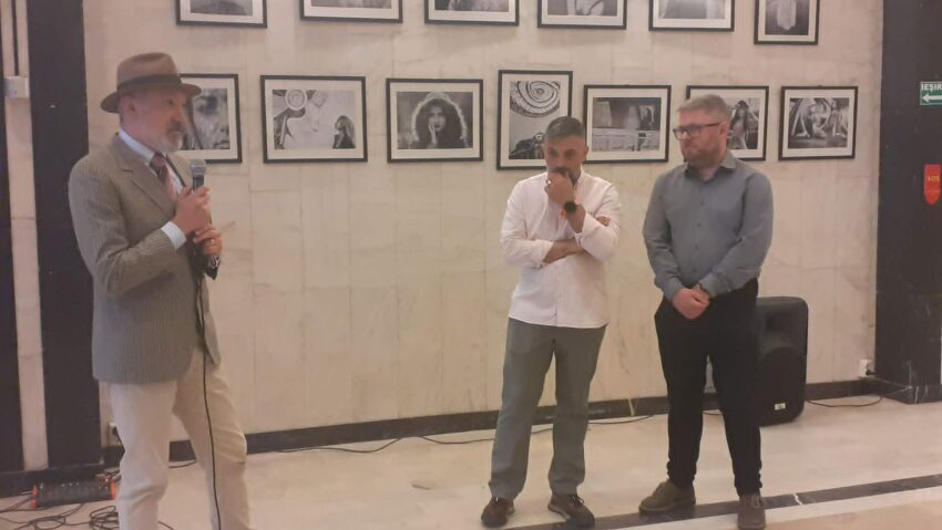 Expoziția „Contraste Feminine” vernisată la Reșița – fotografie artistică sub egida ArtVibe semnată Evan Voinea