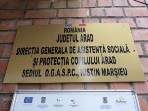 Arad: Elevul de 12 ani înjunghiat la şcoală, în stare stabilă; agresorul, preluat de DGASPC