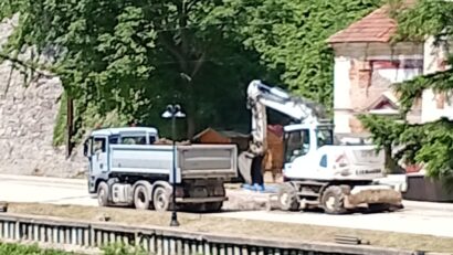 Lucrările de canalizare și asfaltare avansează în Băile Herculane