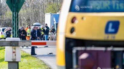 Doi copii și doi adulți au murit după ce un autobuz școlar a fost lovit de tren lângă Bruxelles