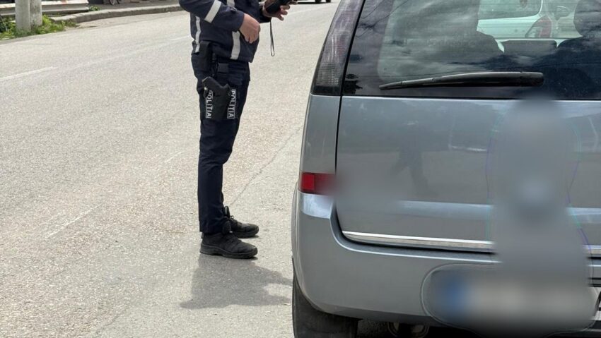 Acțiune rutieră de tip „RELEU” pe DN 6. Polițiștii din Caraș-Severin verifică viteza, alcoolul și drogurile la volan
