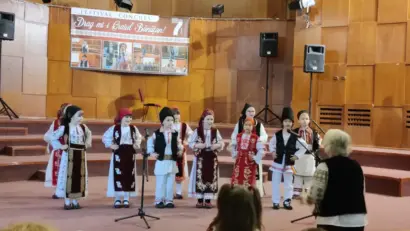 Festivalul „Drag mi-i graiul bănățan!” ajunge la ediția a XVI-a la Reșița. Aproximativ 200 de copii urcă pe scena Sălii Lira