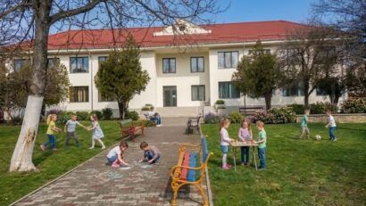 Timiş: Peste 2,4 milioane de euro pentru modernizarea grădiniței din Buziaș prin Programul Regional Vest