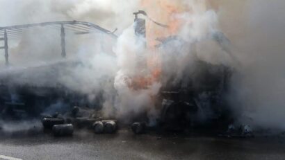 Incendiu puternic la un autotren pe DN 6, între Armeniş şi Teregova