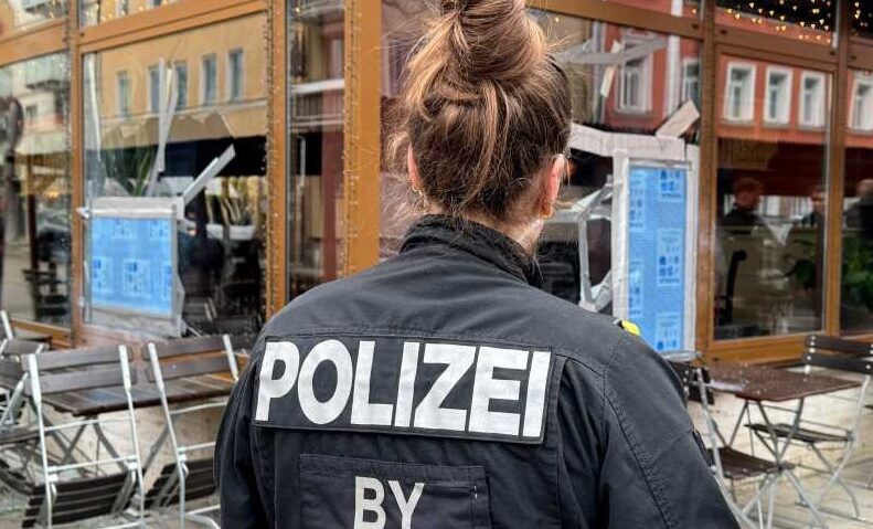 UPDATE: Șoferul care a intrat cu mașina în mulțime la Leipzig a fost arestat
