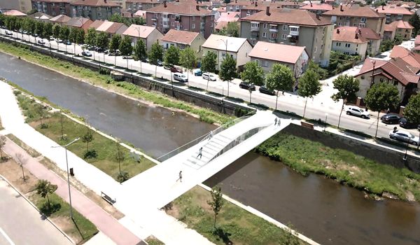 Reşiţa: Lucrări accelerate la podurile și pasarelele peste Bârzava