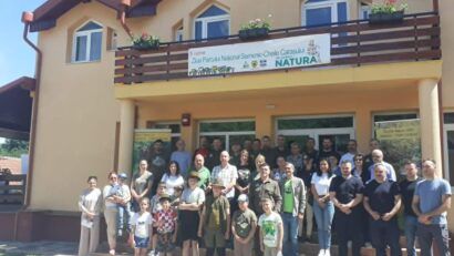 Ziua Ariei Protejate, Ziua Mediului și Ziua Învățătorului, sărbătorite împreună la Iabalcea. Un nou traseu tematic a fost inaugurat în Parcul Național Semenic–Cheile Carașului