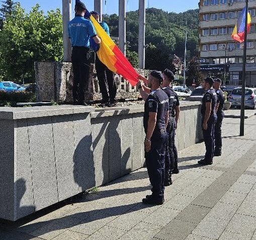 Tricolorul, pregătit pentru Ziua Drapelului Național: ceremonie specială la Reșița