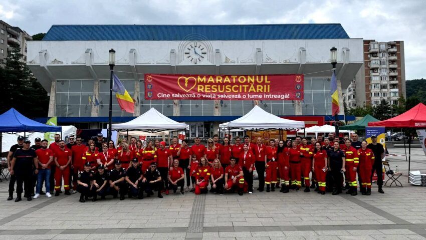 A doua ediţie a Maratonului Resuscitării de la Reșița, un succes: aproape 1.500 de cărășeni au învățat să salveze vieți