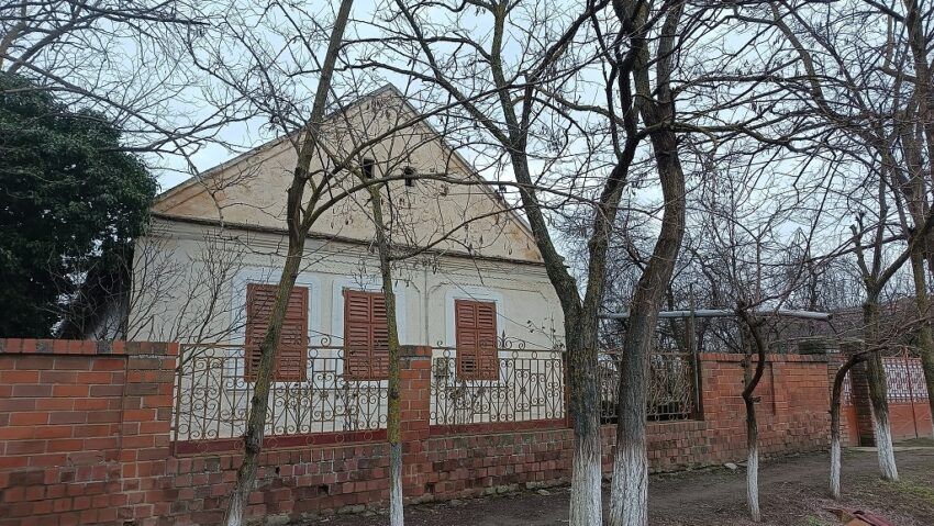 Peste 400 de voluntari dau culoare, de astăzi, satului Macedonia la cea de-a opta ediție Color the Village