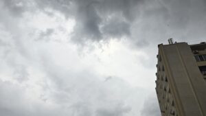 Cod roșu de furtuni în vestul țării: vijelii, grindină și ploi torențiale în Caraș-Severin și Timiș