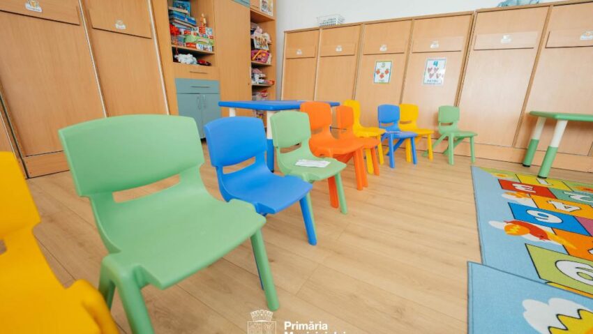 Municipalitatea continuă investițiile în educație: mobilier nou pentru 14 grădinițe din Timișoara