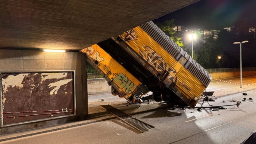 Accident feroviar grav în München: o persoană a murit după ciocnirea a două trenuri de marfă