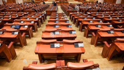 Parlament: a început ședința pentru învestirea Guvernului propus de Adrian Veștea