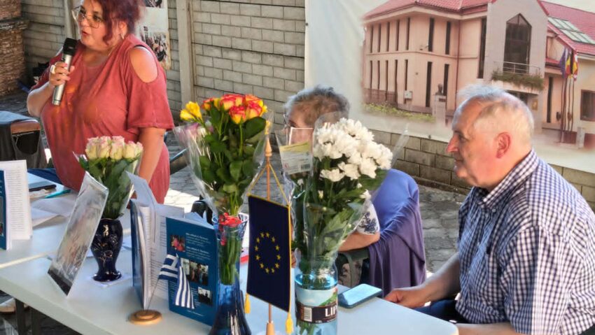 Lansarea volumului „Mikis Theodorakis – Învingătorul” la Reșița – O premieră editorială în România, dedicată marelui compozitor grec şi o prezenţă evidenţiată la Târgul de Carte de la Salonic