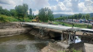 Prima pasarelă metalică peste Bârzava prinde contur la Reșița. Proiectul va conecta promenada, Funicularul și noul Parc Natural din zona Triaj