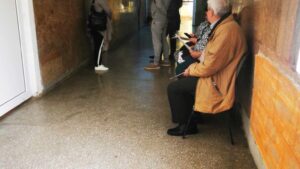 Caravana gratuită de screening HEPASKIN ajunge la Bocșa. Consultații pentru depistarea afecțiunilor hepatice și cutanate