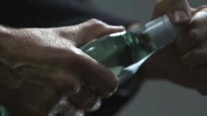 Grupul Alcoolicilor Anonimi din Reșița împlinește doi ani: peste 20 de persoane au cerut ajutor pentru a învinge dependența de alcool