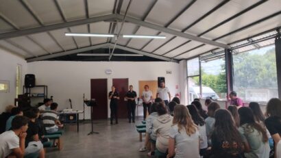 DSP Caraș-Severin intensifică lupta împotriva fumatului în rândul tinerilor. Campania „Respiră curat, alege sănătatea!” a ajuns în taberele școlare de vară din judeţ
