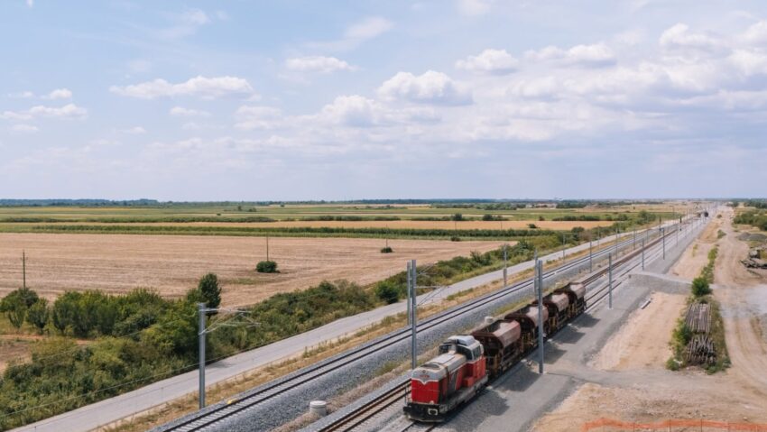 CFR Infrastructură accelerează modernizarea căii ferate Caransebeș – Timișoara – Arad. Lucrările avansează pe toate cele patru loturi