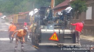 Strada G.A. Petculescu din Reșița intră în etapa finală de modernizare. Lucrările vor fi încheiate până la sfârșitul lunii august