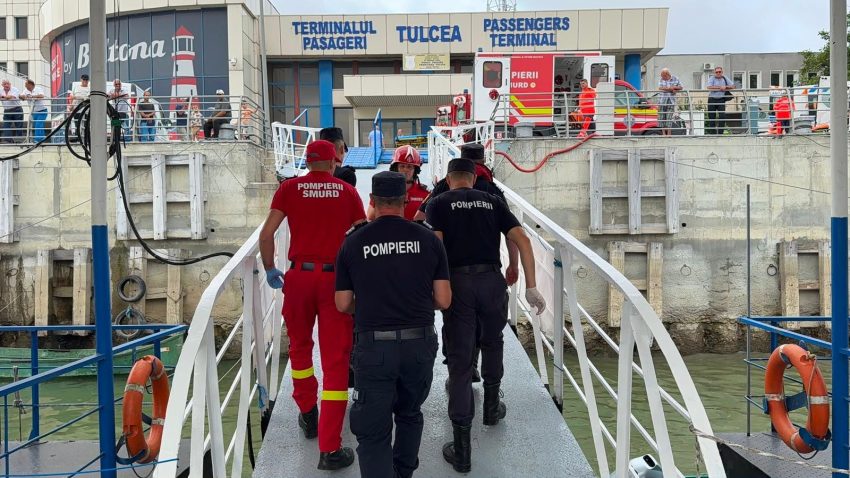 A murit unul dintre marinarii răniţi pe nava atacată în Marea Neagră