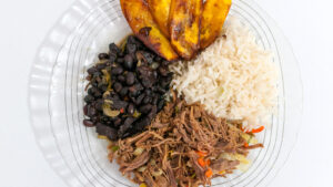 Pabellón criollo – rețeta tradițională care spune povestea Venezuelei