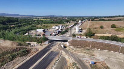 Avans major pe șantierul autostrăzii A1 Margina – Holdea: lucrările la tuneluri și structurile rutiere intră într-o nouă etapă