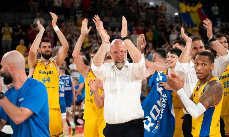 Victorie istorică pentru România: baschetbaliștii înving Grecia după 52 de ani