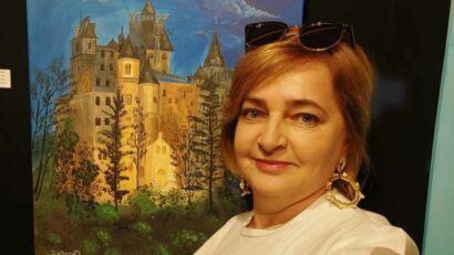 Expoziția „Dincolo de Albastru” semnată de Camelia Tasici va fi vernisată la Reșița