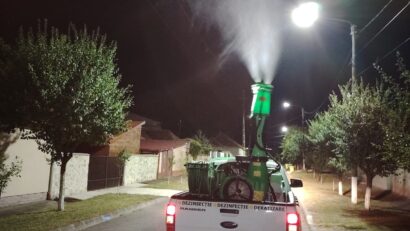 Dezinsecție în Arad: Primăria începe tratamentele împotriva țânțarilor și căpușelor din 10 iulie. Recomandări pentru populație și apicultori