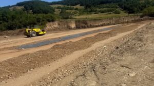 Dosar penal pentru exploatare ilegală de balast în Caraș-Severin. Extrageri fără autorizație descoperite la Liubcova