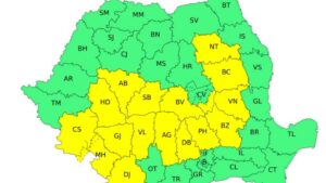 ANM: Cod galben de averse torențiale, vijelii și descărcări electrice în mai multe regiuni, până luni seara