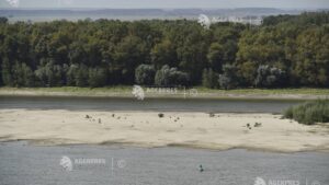 Vas de croazieră cu 186 de pasageri, eşuat pe Dunăre în Mehedinţi