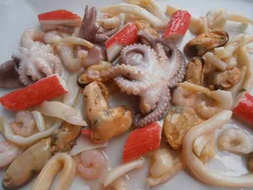 Paella cu fructe de mare