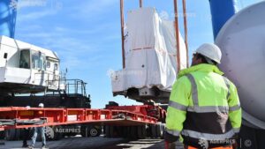 Infotrafic: Cinci transporturi agabaritice se deplasează, duminică, pe trasee de la și spre PTF Nădlac
