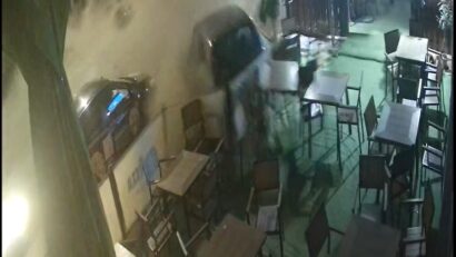 Accident în Lugoj, după o urmărire în trafic. Șoferul nu avea permis și era băut