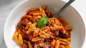 Cavatelli cu „sosul văduvei” – rețeta tradițională din Molise