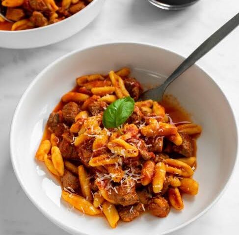 Cavatelli cu „sosul văduvei” – rețeta tradițională din Molise