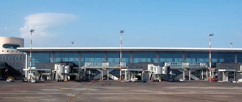 Zborurile de pe aeroportul Catania, suspendate din cauza vulcanului Etna