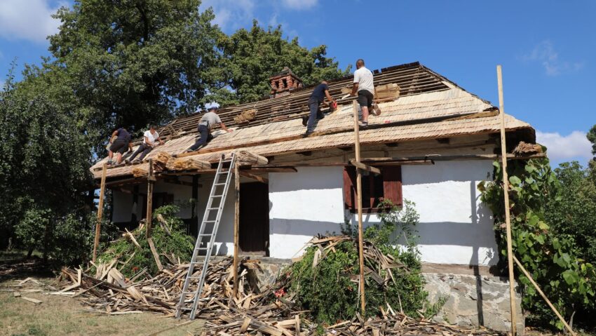 11 obiective ale Muzeului Satului Bănățean din Timișoara, restaurate în 2026