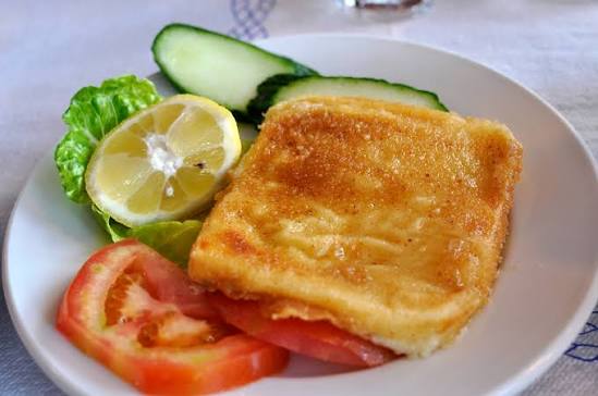 Saganaki cu brânză Feta – aperitiv grecesc simplu și rapid