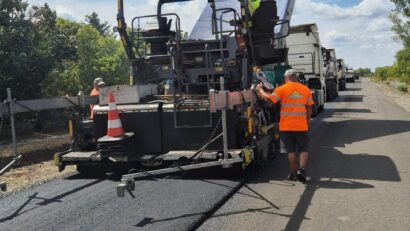 Arad: Drumul Satu Nou–Vânători, aproape de finalul lucrărilor. A fost așternut stratul de uzură