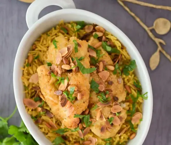 Sayadieh – rețetă libaneză de pește cu orez și ceapă caramelizată