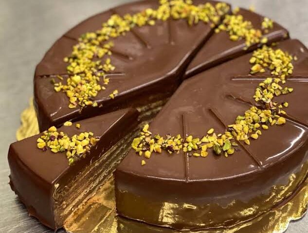 Tort Garash – rețeta celebrului desert bulgăresc cu nucă și ciocolată