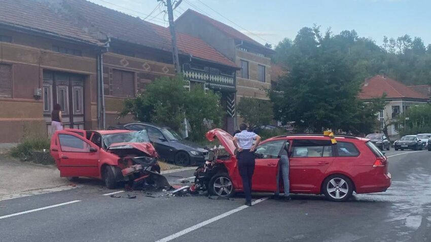 Accident mortal pe DN 6, la Armeniș. Un bărbat a murit după o coliziune frontală
