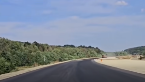 Autostrada A1 Margina–Holdea: au început lucrările de asfaltare. Șantierul a ajuns la 72%